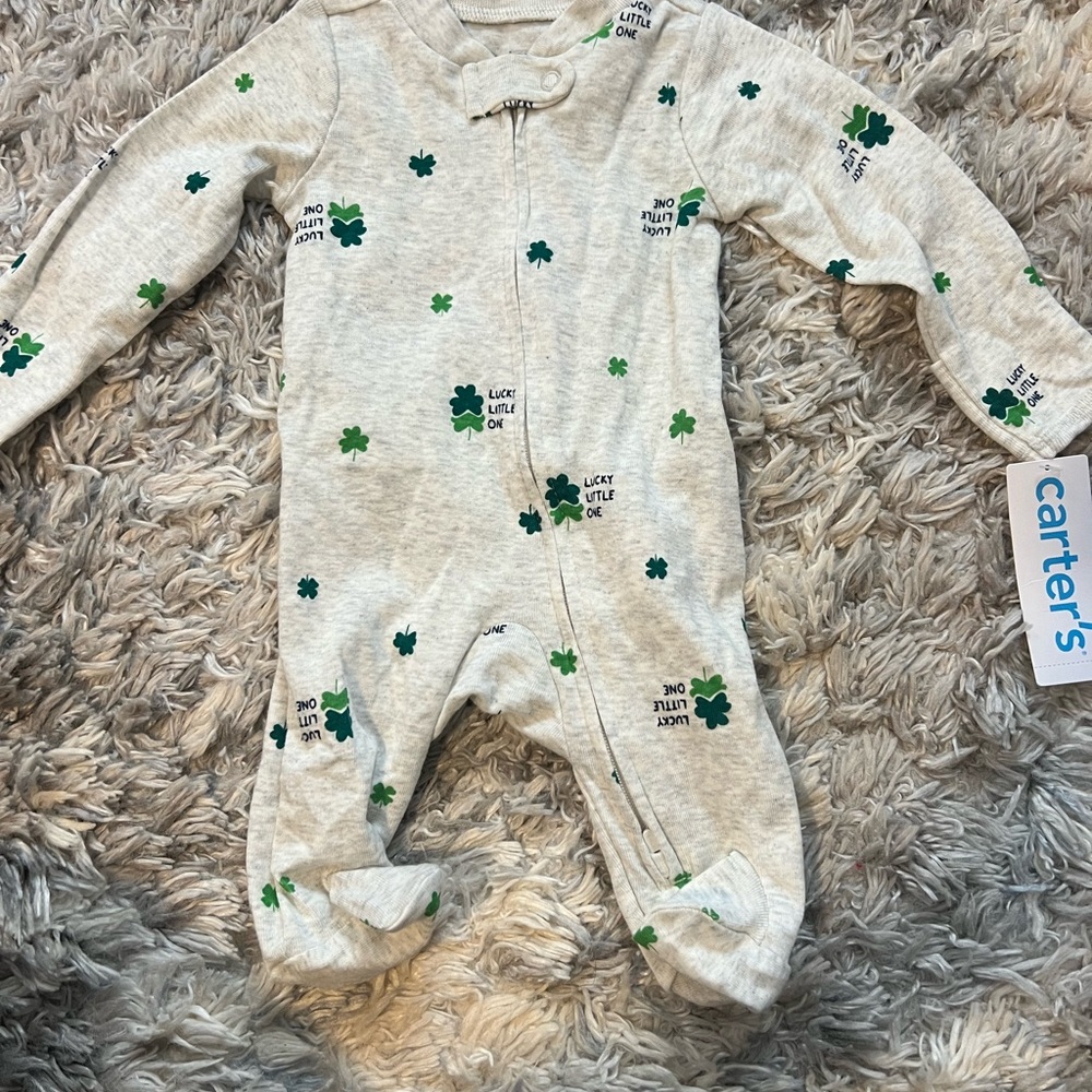 Carter's Light Gray and Green Shamrock Footie